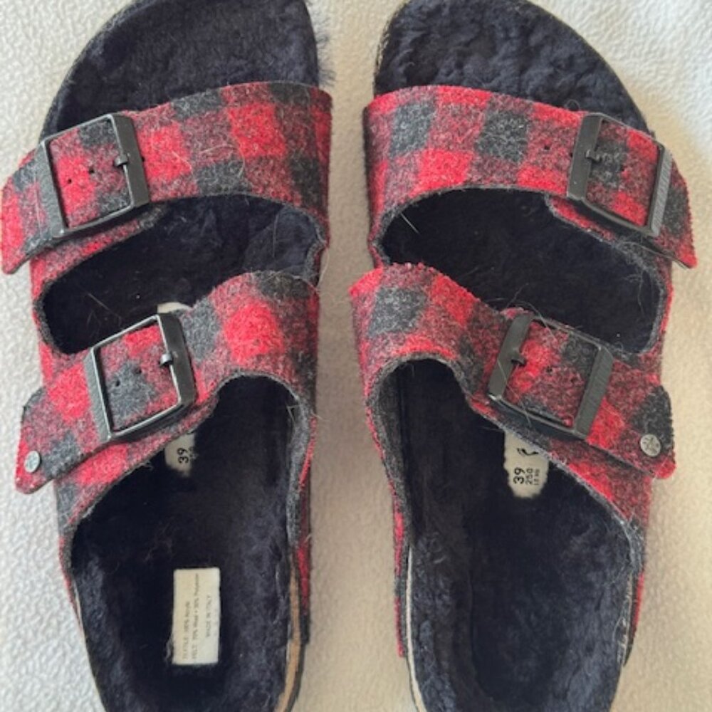 Birkenstock Women's Size 39 US 8 Arizona Shearling-like Plaid Wool Red Black